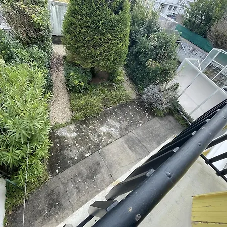 Maison F6 En Centre-ville De Royan, A 150m De La Plage, Avec Garage Et Jardin - Fr-1-71-55 Nyaraló *